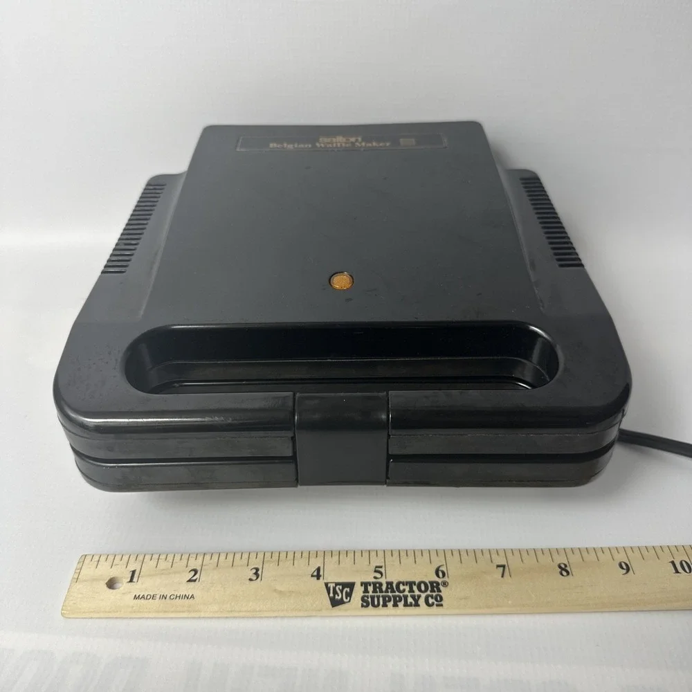 Vintage Salton Electric Belgian Waffle Maker Model WM-4 Black Nonstick Works
